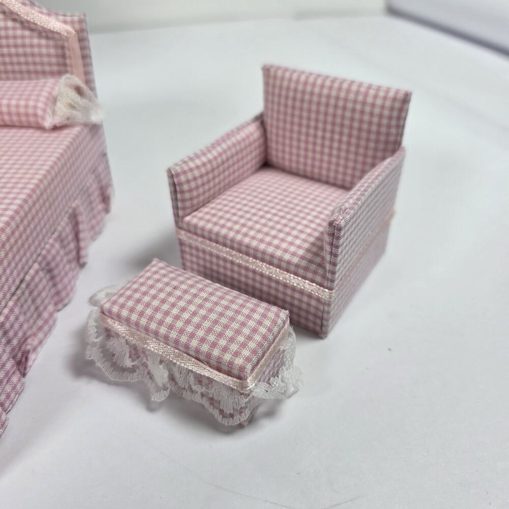 Classics Vintage Dollhouse Miniature Pink Gingham 5 Piece Bedroom Furniture Set - Picture 4 of 14